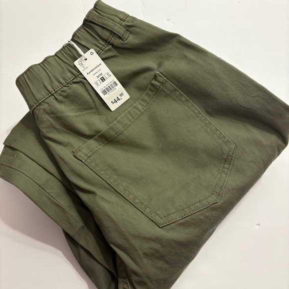Ardene’s Women’s Green Cargo Pants - Picture 8 of 9